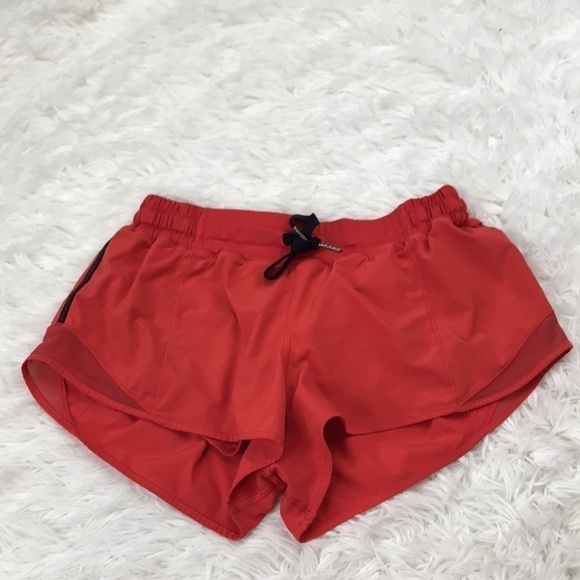 Lululemon Hotty Hot Short *2.5" Alarming - Picture 3 of 12